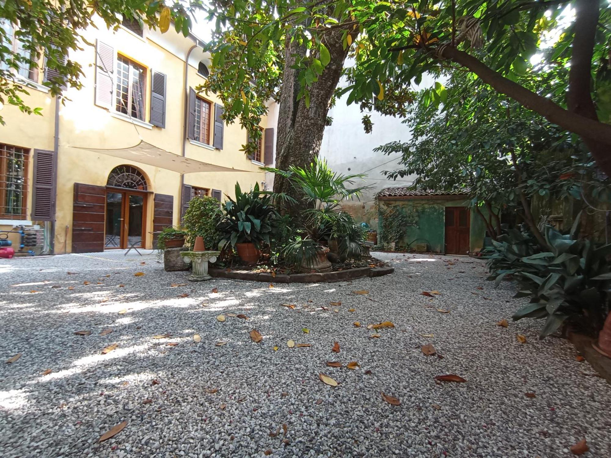 Magnolia Garden Apartment Ferrara Exterior photo
